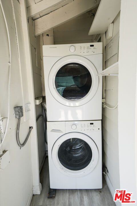 Building Photo - 2847 Pyrites St