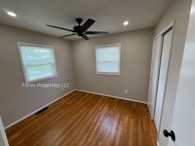 Building Photo - 1136 Pauline Ave