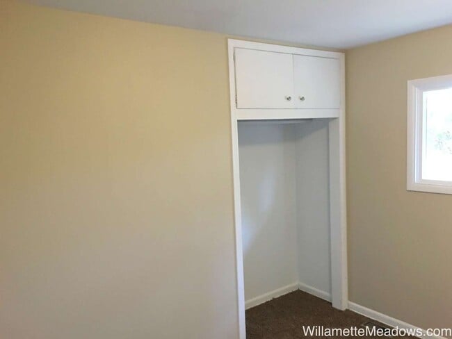 Building Photo - Charming Updated 3 Bedroom Home with A/C, Garage & Fenced Backyard in South Salem