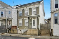 Building Photo - 430 E Main St