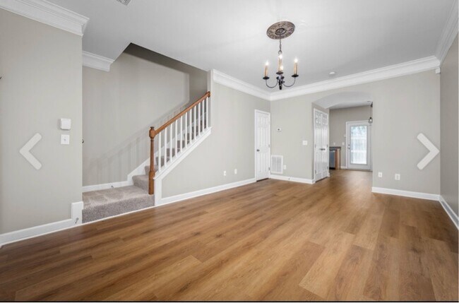 Building Photo - 105 4th Ave