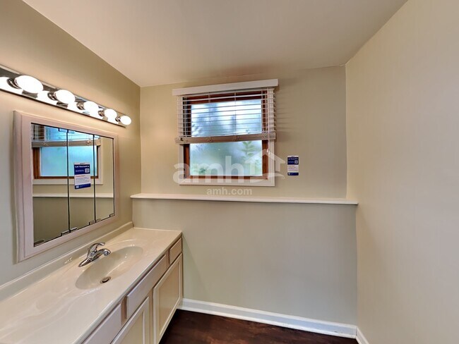 Building Photo - 2110 Three Forks Dr