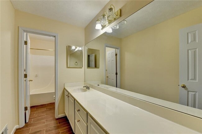 Building Photo - 3380 McClure Woods Dr