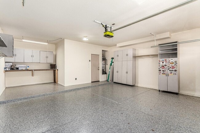 Building Photo - 6771 Bronco Trl