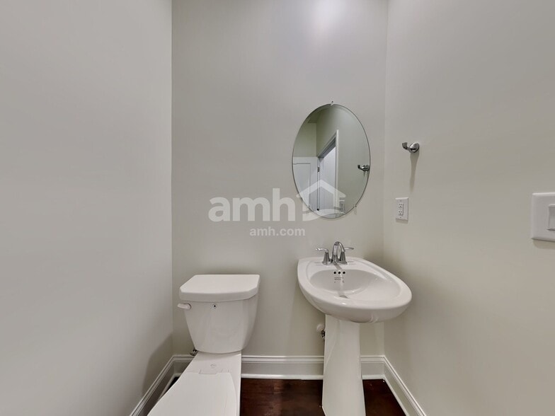 Building Photo - 572 Smt Vw Ln