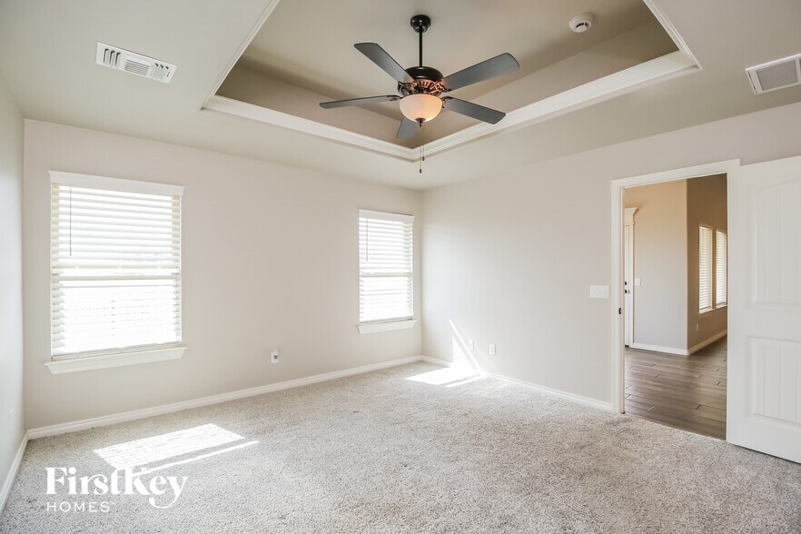 Building Photo - 3401 Ontario Cir