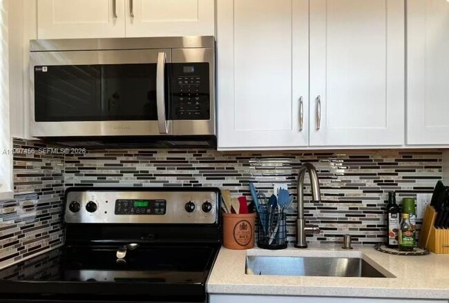 Building Photo - 2160 SW 17th St