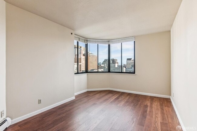 Building Photo - 900 Bush St