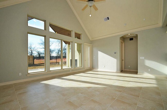 Building Photo - 4802 Fairford Dr
