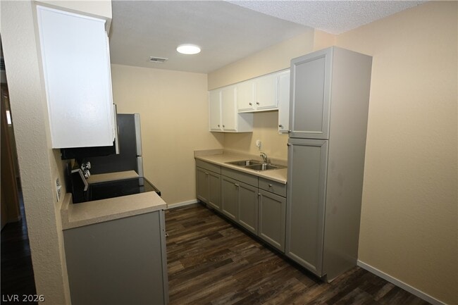 Building Photo - 2508 N McCarran St