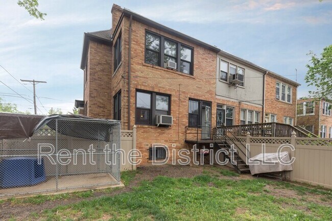 Building Photo - 5600 3rd St NW
