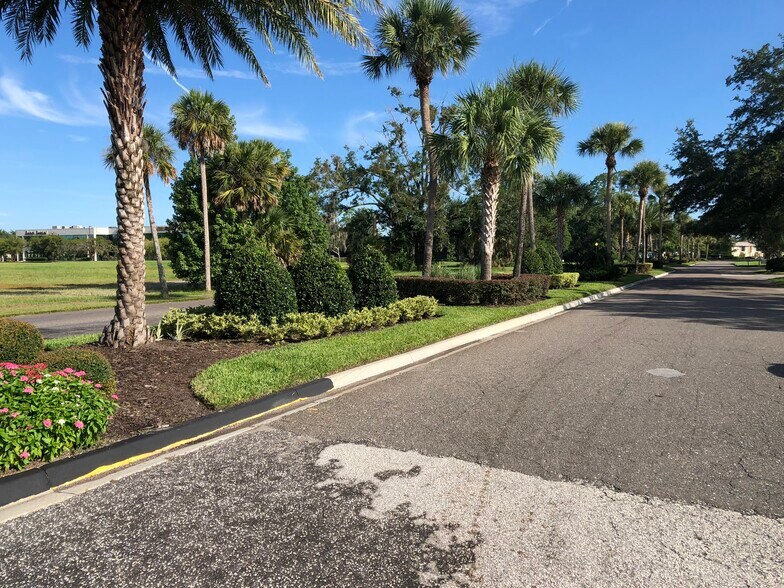 Building Photo - 7940 Los Robles Ct