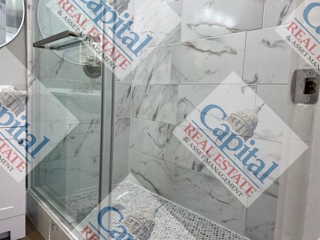 Building Photo - Cozy 2 Bedroom