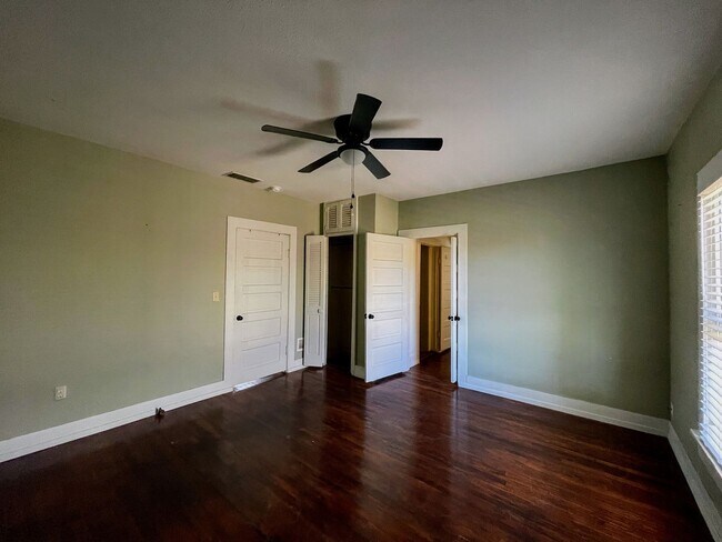 Building Photo - Charming 2BR/1BA Corner Lot Home with Shop & Fenced Yards