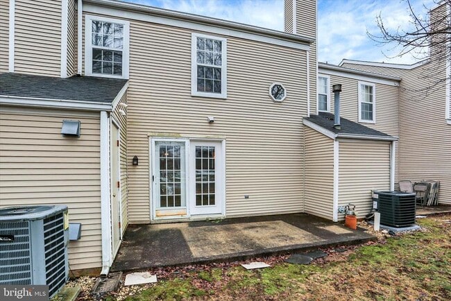 Building Photo - 903 Cambridge Ct