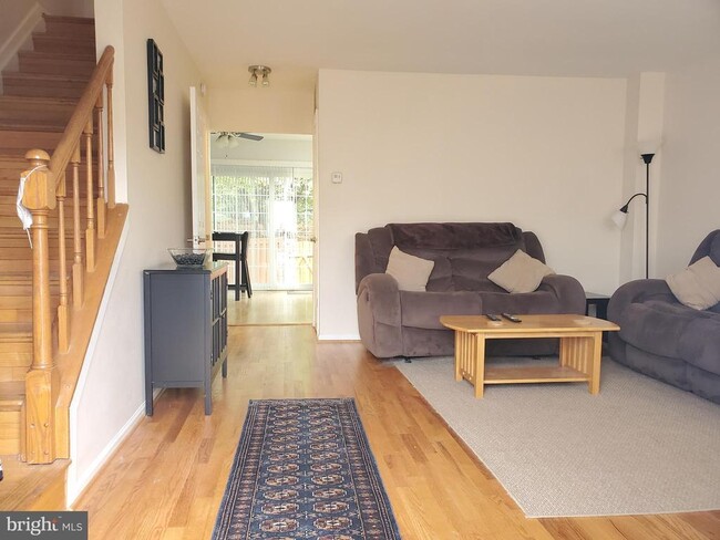 Building Photo - 14721 Basingstoke Loop