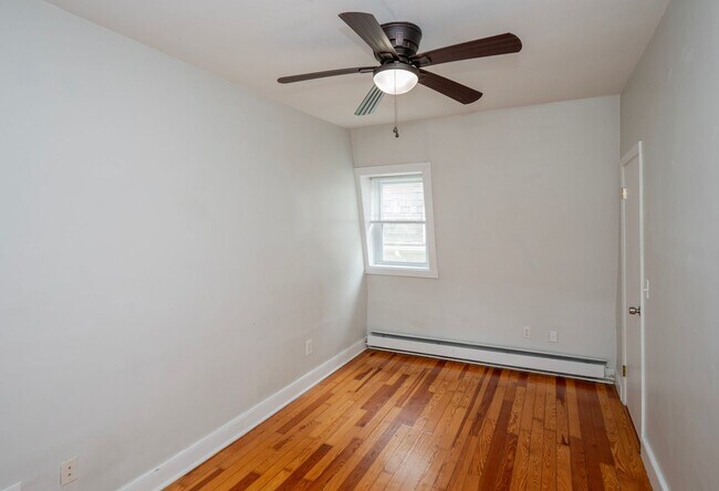 Building Photo - 103 Almy St