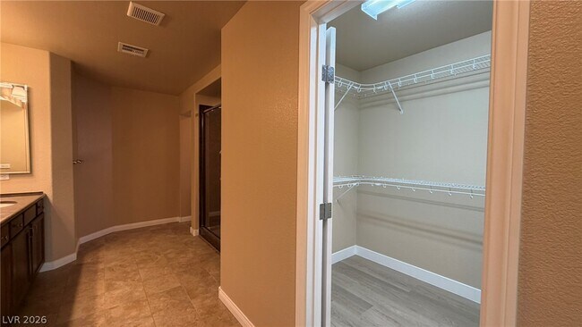 Building Photo - 6451 Parrot Ridge Ct