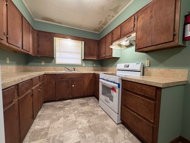 Building Photo - 1501 Julius Erving St