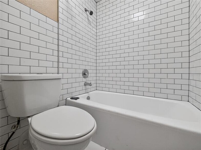 Building Photo - 7900 S Orange Blossom Trl