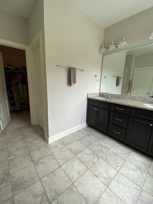 Building Photo - 5508 Cameron Parc Dr