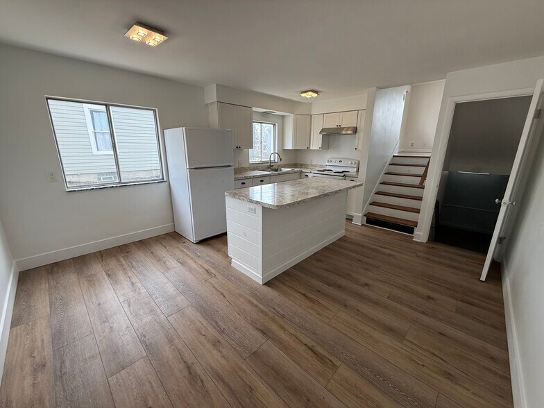 Building Photo - 15 W York St