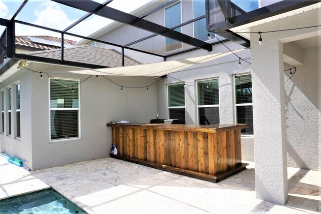 Building Photo - Orchard Hills 6 bed / 3.5 Bath - Partially Furniushed