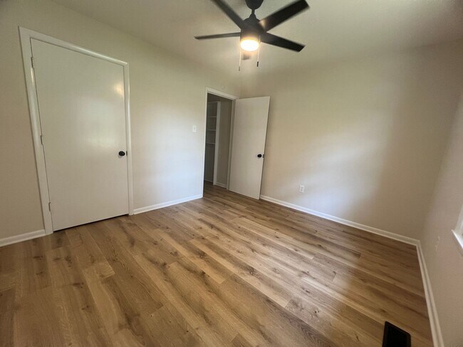 Building Photo - 1813 Battleground Dr