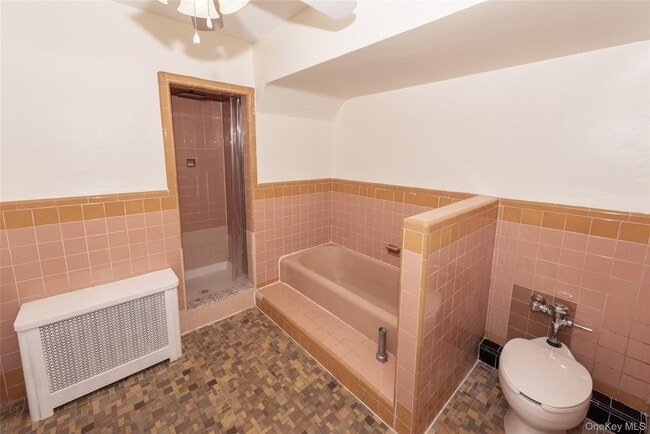 Building Photo - 166-23 24th Ave