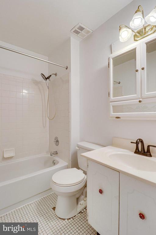 Building Photo - 9911 Whitewater Dr