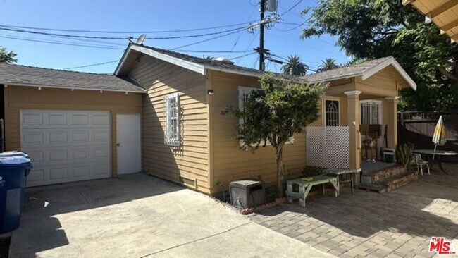 Building Photo - 1849 S Wilton Pl