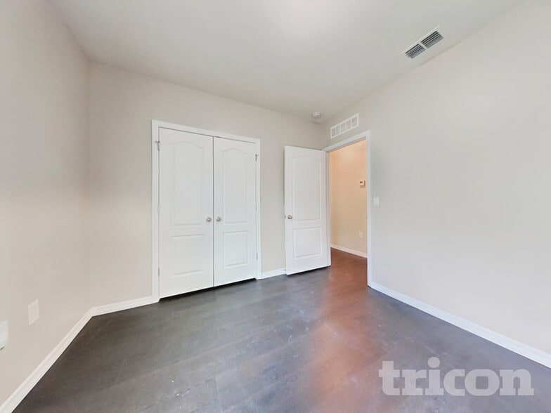 Building Photo - 4447 Blue Rock Dr