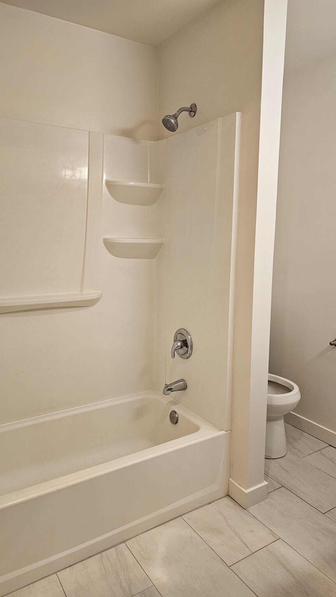 Building Photo - 5914 Streamview Dr