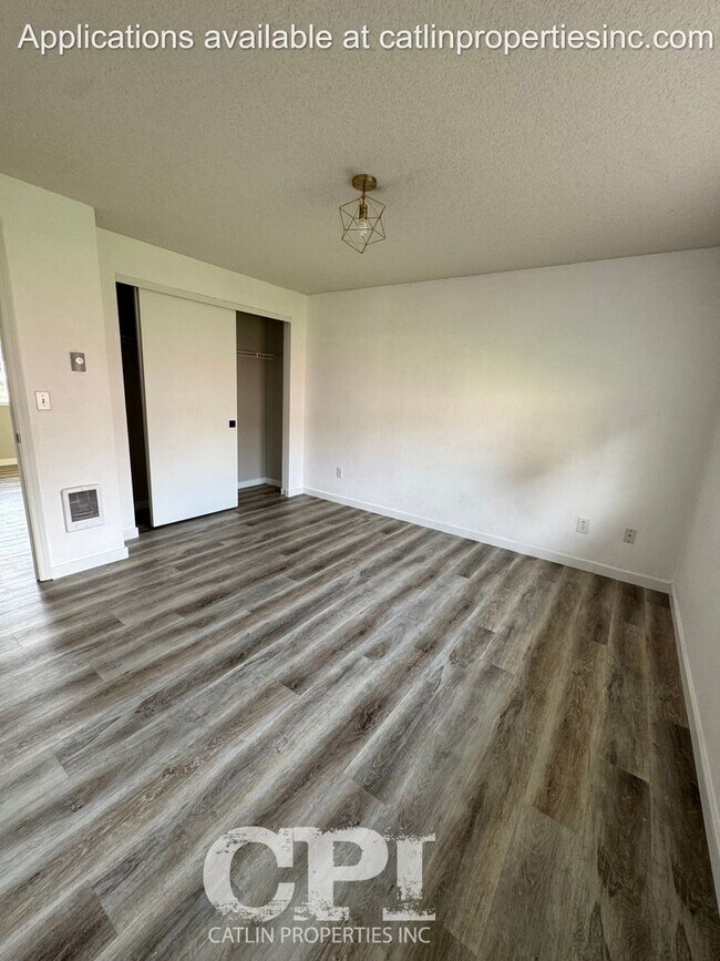 Building Photo - 119 Penny Ln