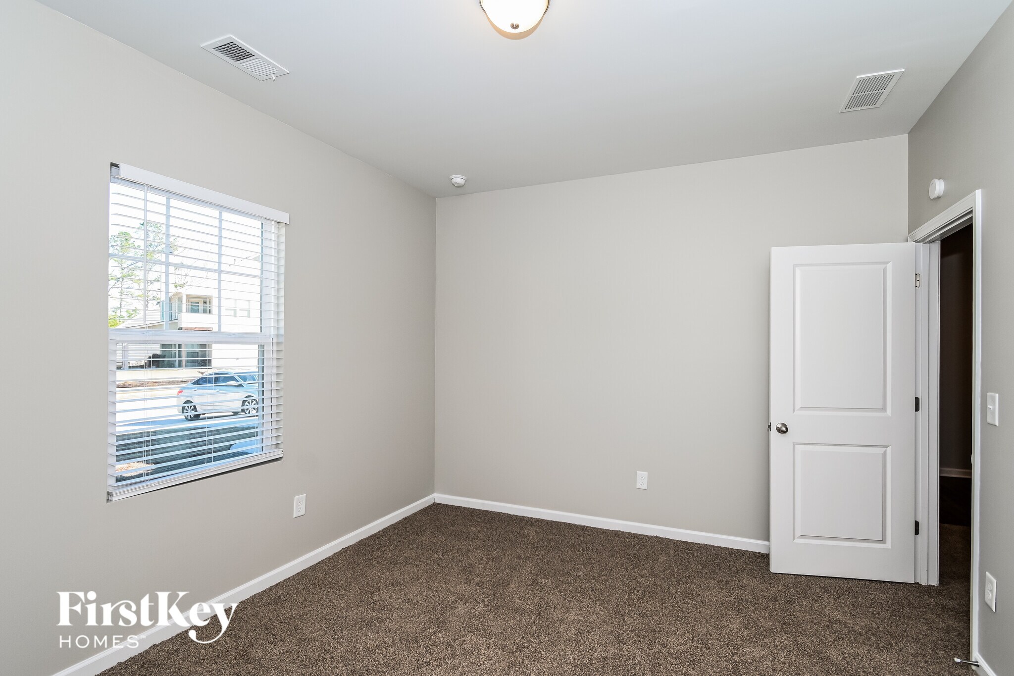 Building Photo - 161 Greatwood Ln