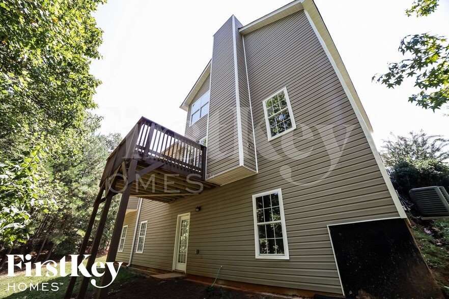 Building Photo - 4470 White Hill Pl