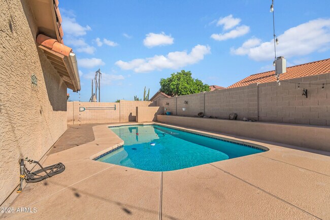 Building Photo - 3945 E Salinas St