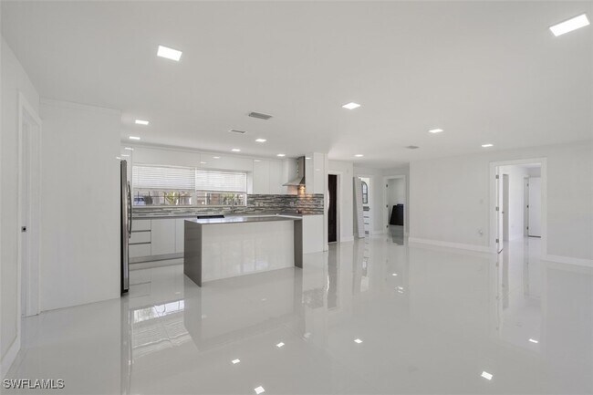 Building Photo - 13880 Lazy Ln