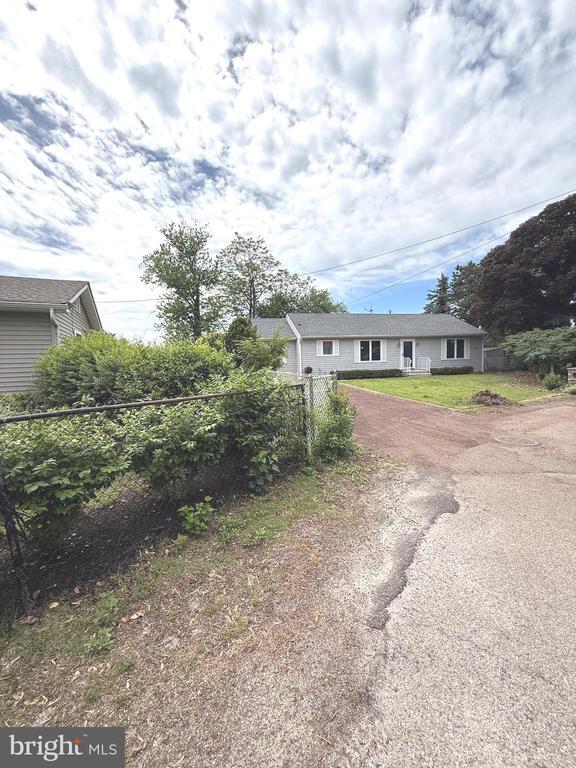 Building Photo - 9 Piegan Ln