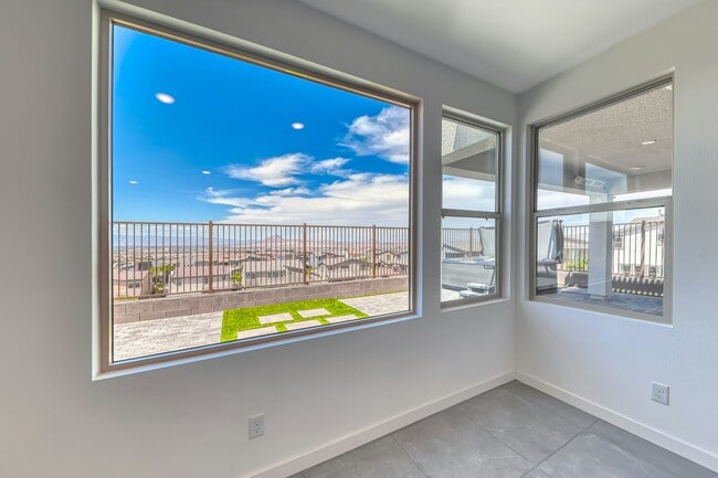 Building Photo - 1038 Delbrook Ave