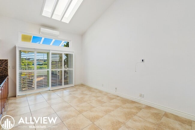 Building Photo - 3 Bedroom, 2 Bath Home Available In Jasmin...