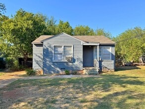 Building Photo - Affordable 2 Bed 1 Bath in Sunnyside Heights