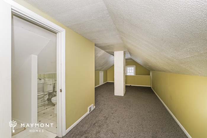 Building Photo - 3873 W 135th St