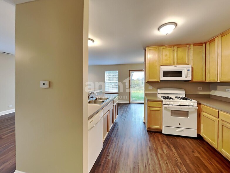 Building Photo - 240 Wedgewood Cir