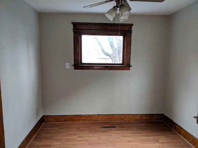 Building Photo - 1410 N Chestnut St