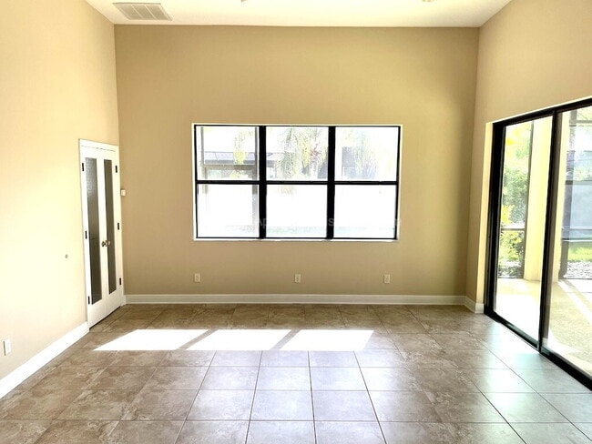 Building Photo - Single Family Dream Home in Gated Community