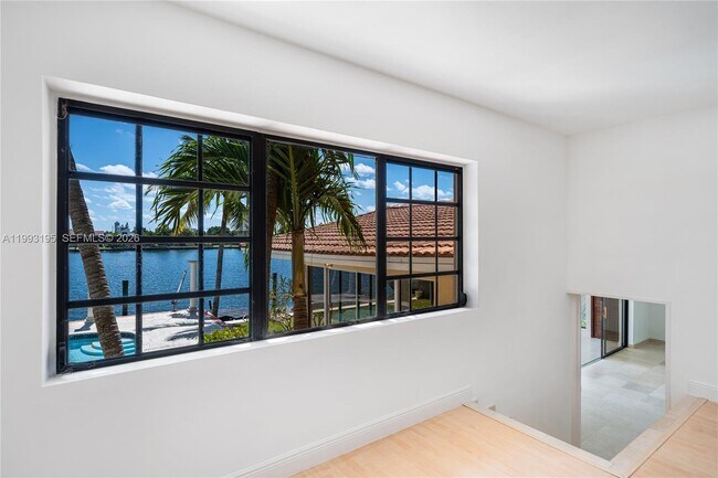 Building Photo - 7531 Beach View Dr