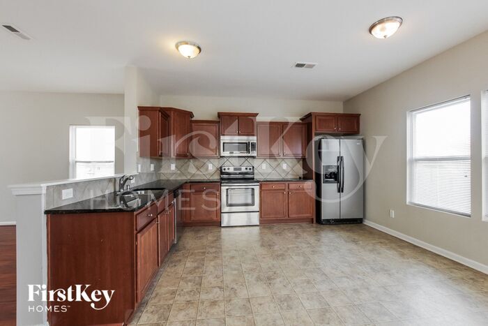 Building Photo - 1732 Larne Cir