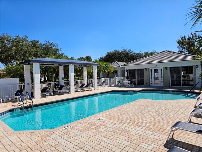 Building Photo - 835 Chalmers Dr