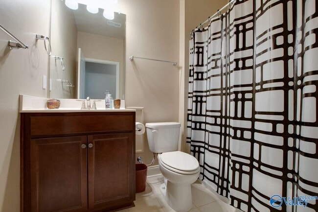 Building Photo - 7206 Lathan Dr SE